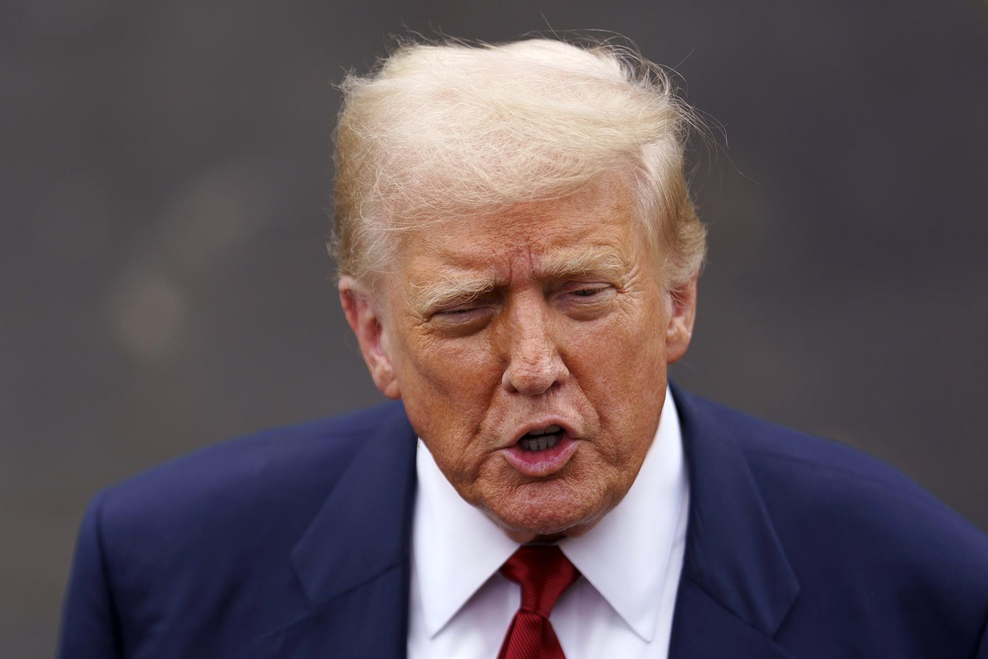 Trump dice que anunciará aranceles a los semiconductores la próxima semana