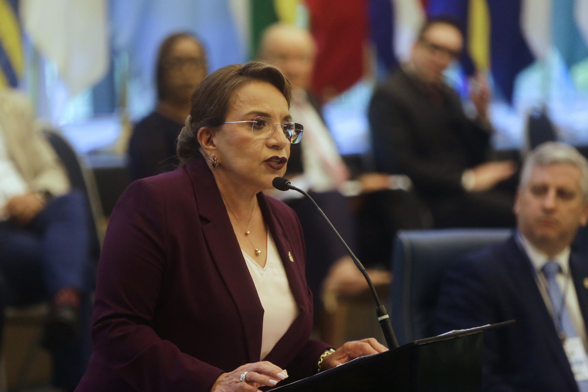 La presidenta de Honduras no asistirá a la investidura de Nicolás Maduro