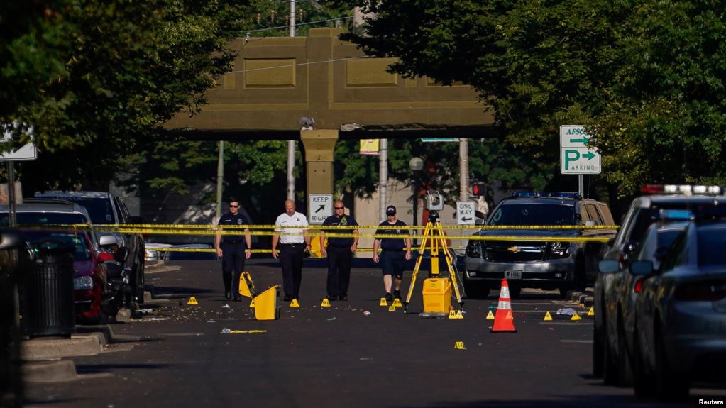 Sube a 22 cifra de muertos en Texas, Trump dice que "el odio no tiene lugar en EE.UU."