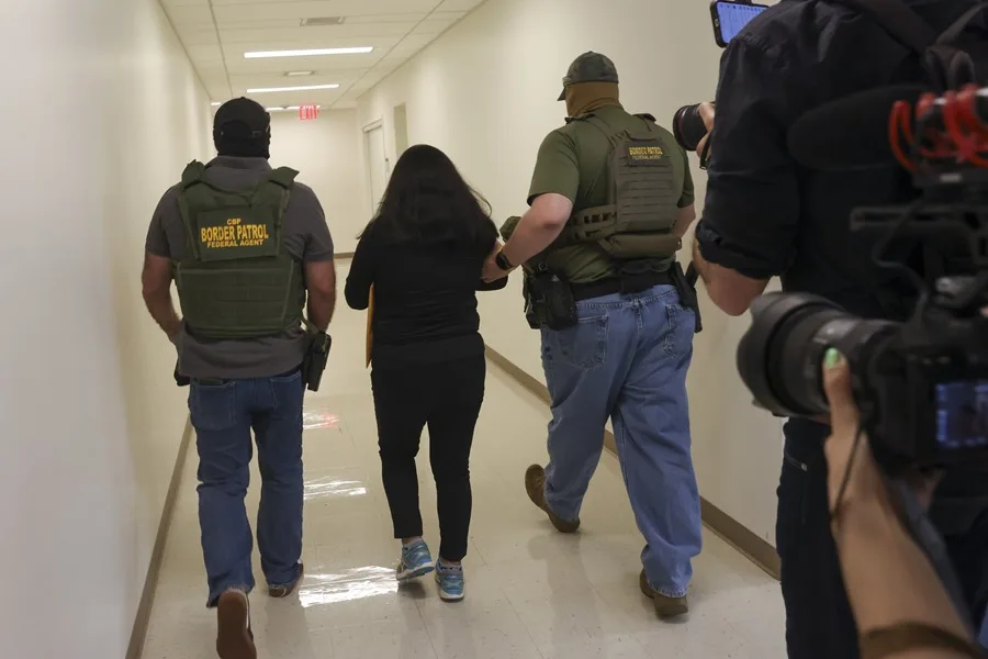 Las detenciones de inmigrantes en la vía pública de EE.UU. aumentaron un 1.000 % en el segundo mandato de Trump