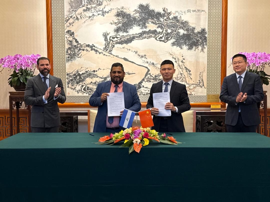 El régimen comprará armas a China bajo pretexto de “defensa de la paz”