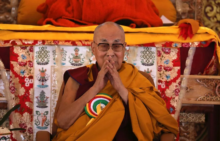 El dalái lama se alinea con el papa León XVI para exigir el cese de las guerras