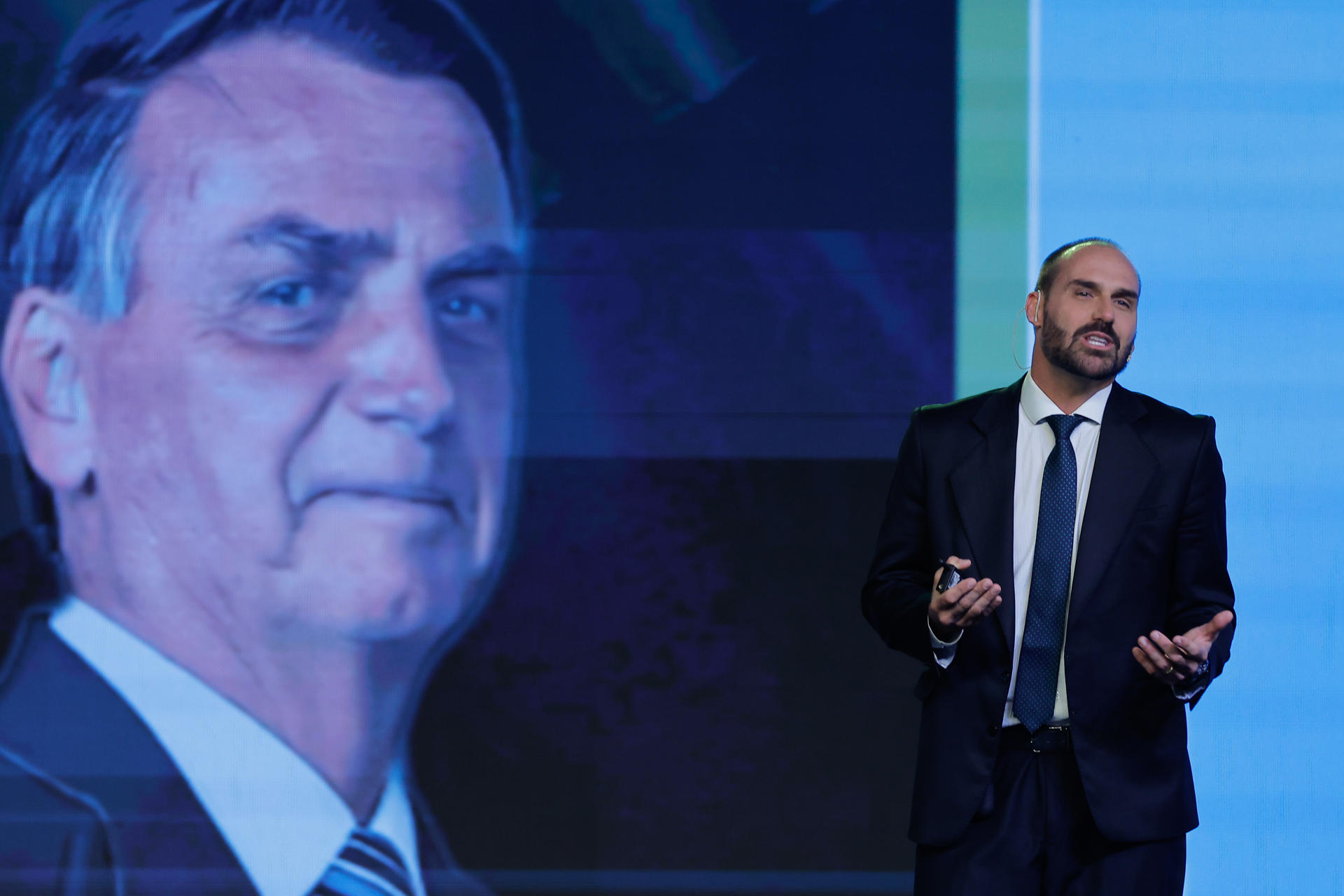 La Fiscalía pide investigar a un hijo de Bolsonaro por campaña contra Brasil en EE.UU.