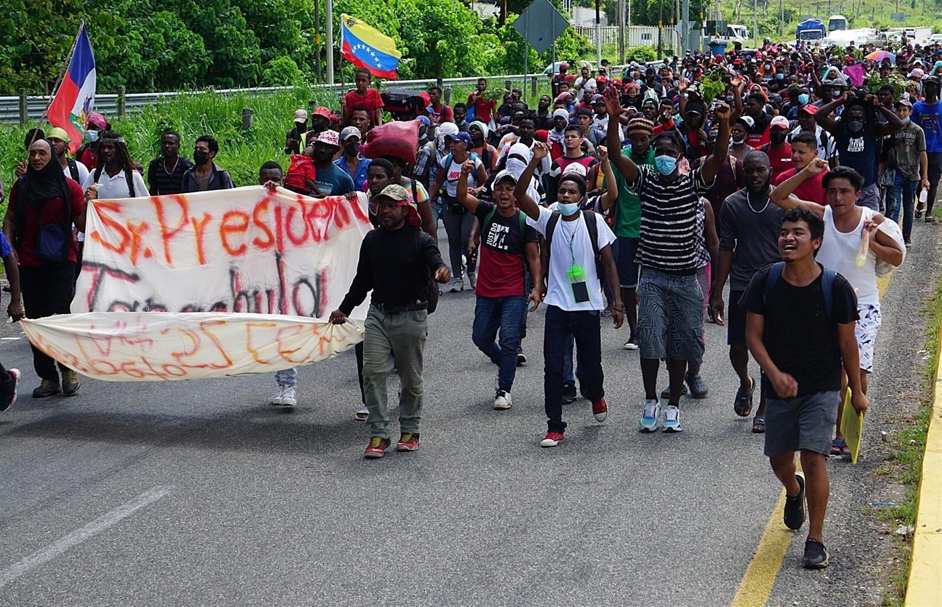 Una caravana de migrantes sale desde el sur de México en dirección a EE.UU.
