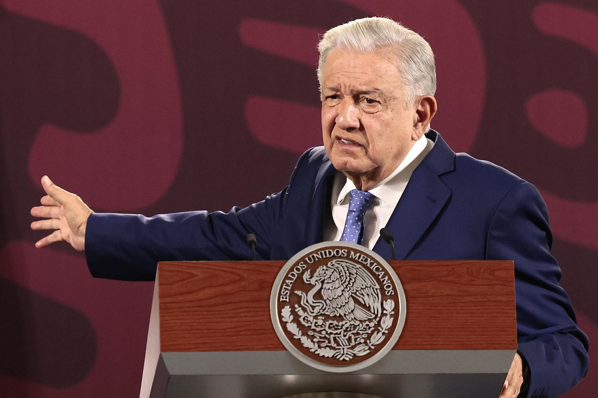 López Obrador niega que habrá más migrantes deportados a México por restricciones en EEUU