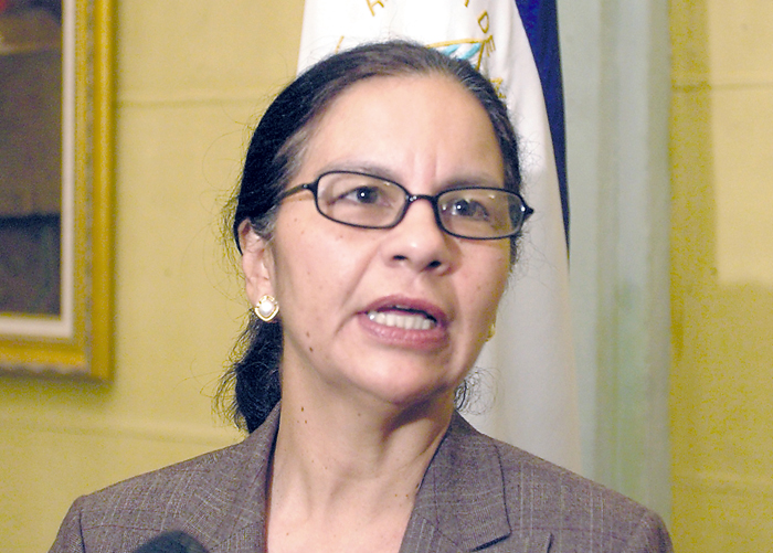 Ortega quita y pone embajadora en El Salvador en menos de seis meses