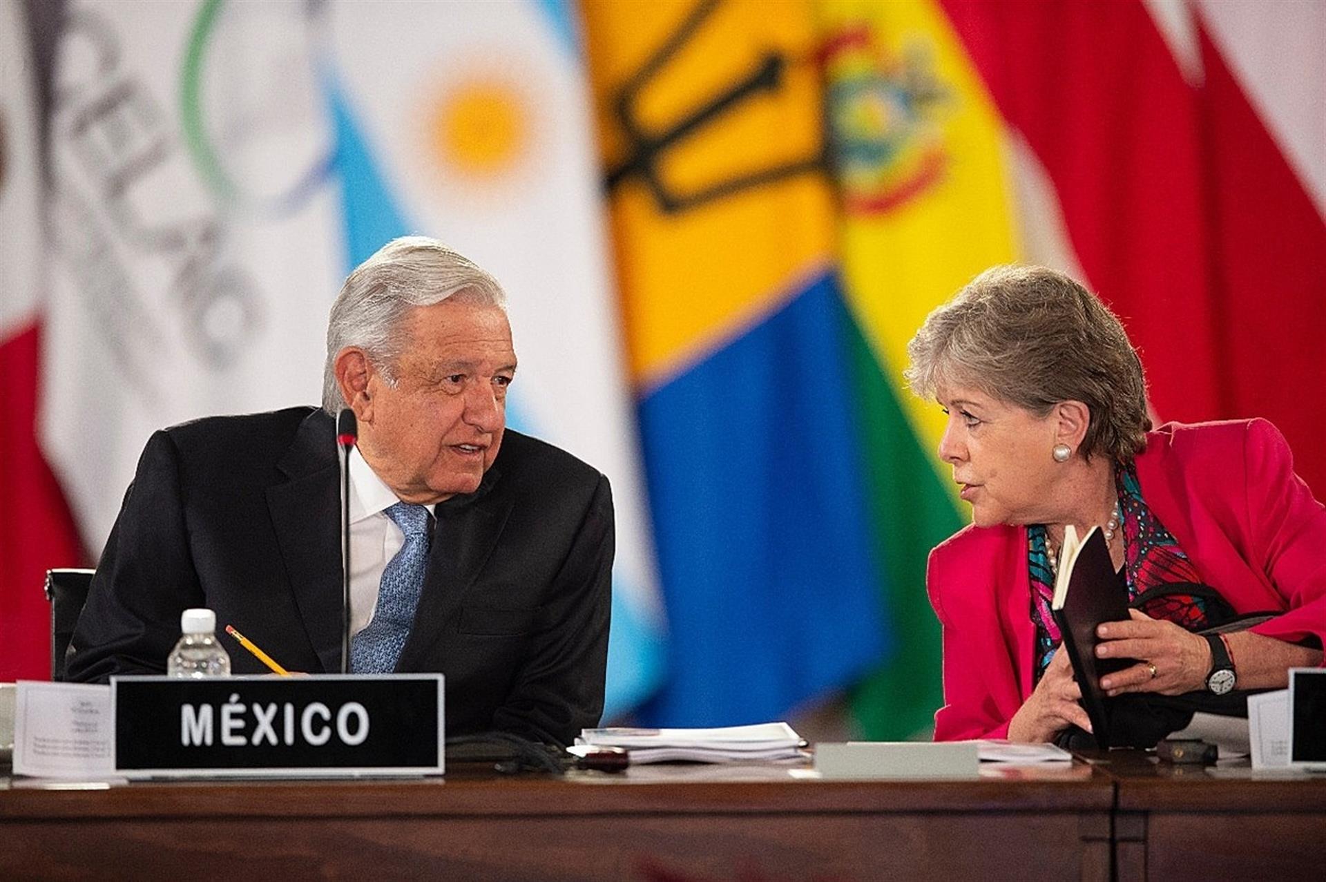 López Obrador rescata ideas de Chávez para aparcar a la OEA