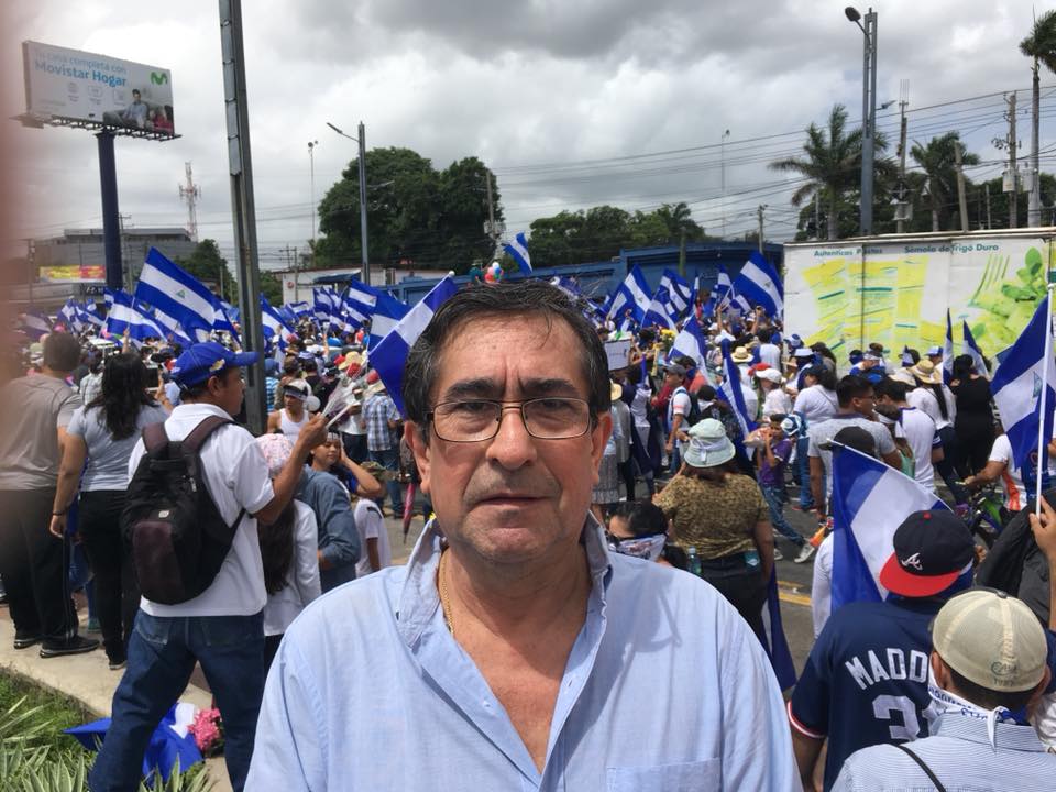Policía orteguista reanuda captura de opositores esta vez fue Irving Larios y lo acusan de «traición a la Patria»