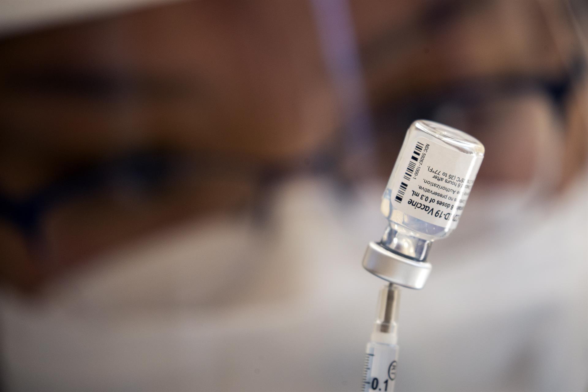EE.UU. adquirirá 500 millones de dosis de Pfizer para donar a otros países