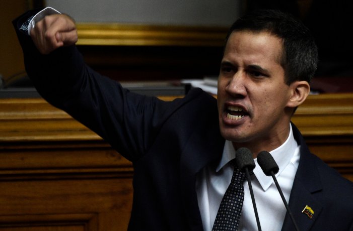 Guaidó denuncia que Maduro busca disolver Asamblea Nacional