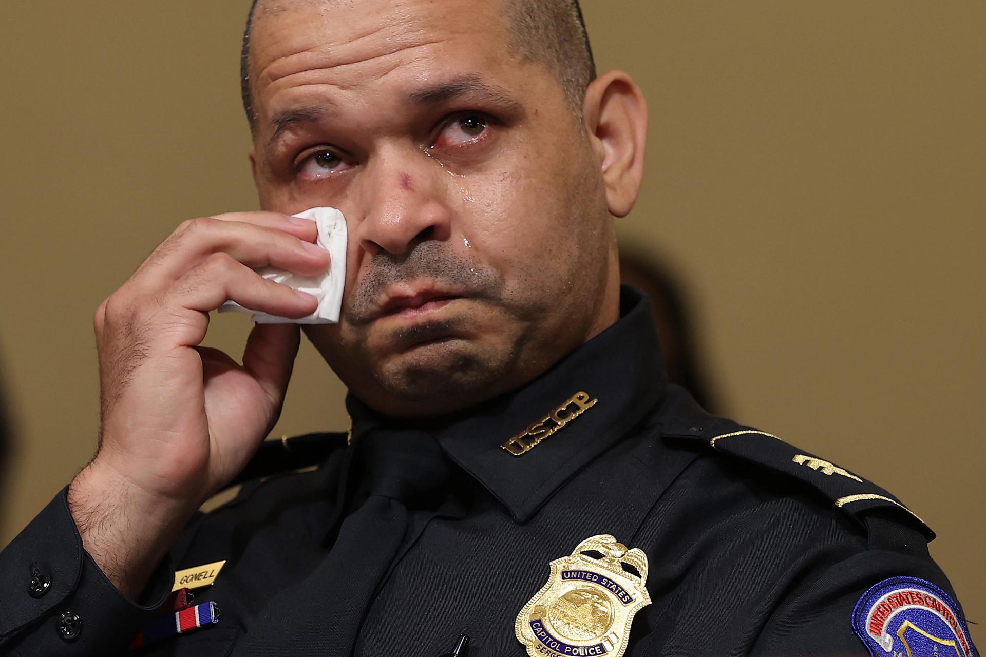 El policía del asalto al Capitolio que ahora hace campaña por Biden: «Trump nos traicionó»