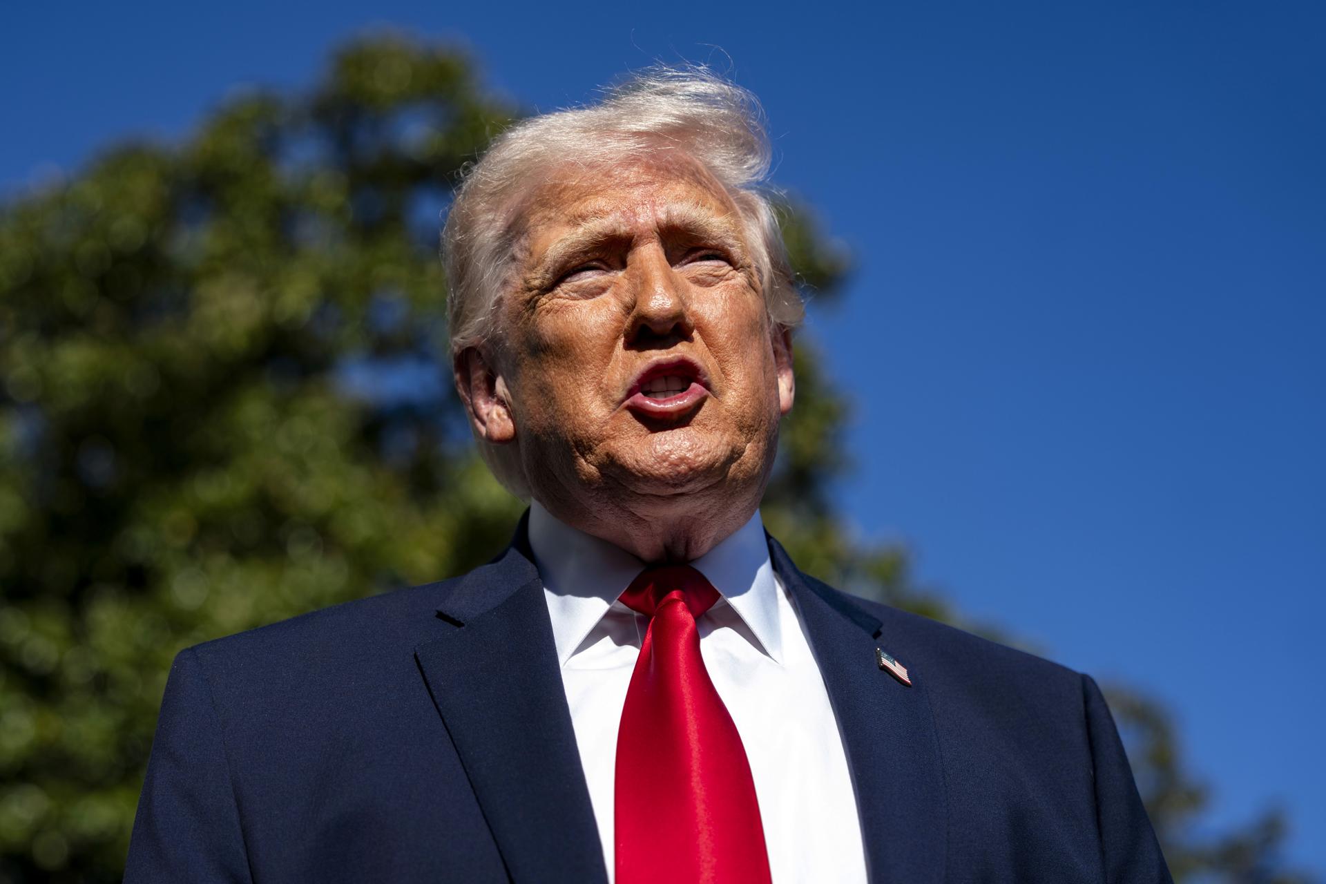 Trump amenaza con «eliminar inmediatamente» buques iraníes que se salten bloqueo en Ormuz
