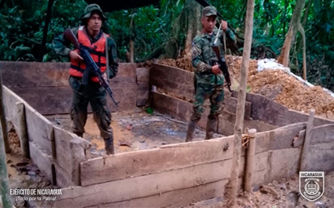 Ejército de Nicaragua detiene a 25 personas por minería ilegal en Indio Maíz