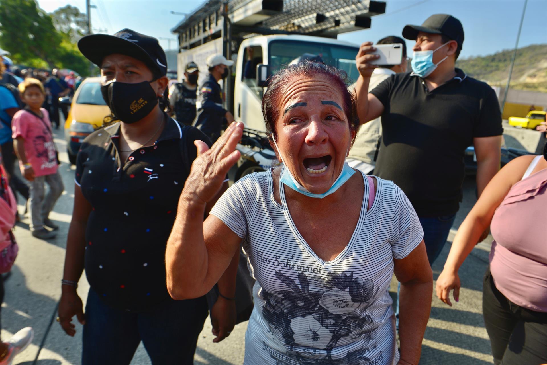 «Quiero saber si mi hijo vive», el drama de las familias de reos de Guayaquil