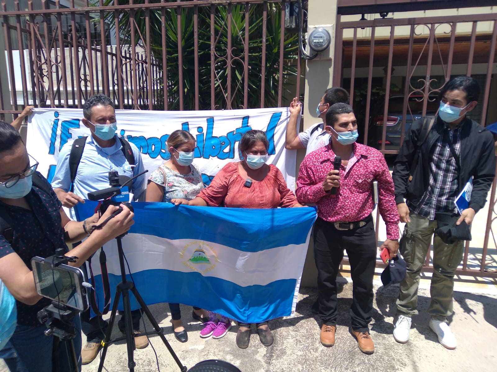 Nicaragüenses exiliados en Costa Rica piden a OEA desconocer las elecciones