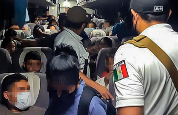 Detienen a siete migrantes nicaragüenses y otros 96 centroamericanos en el sur de México
