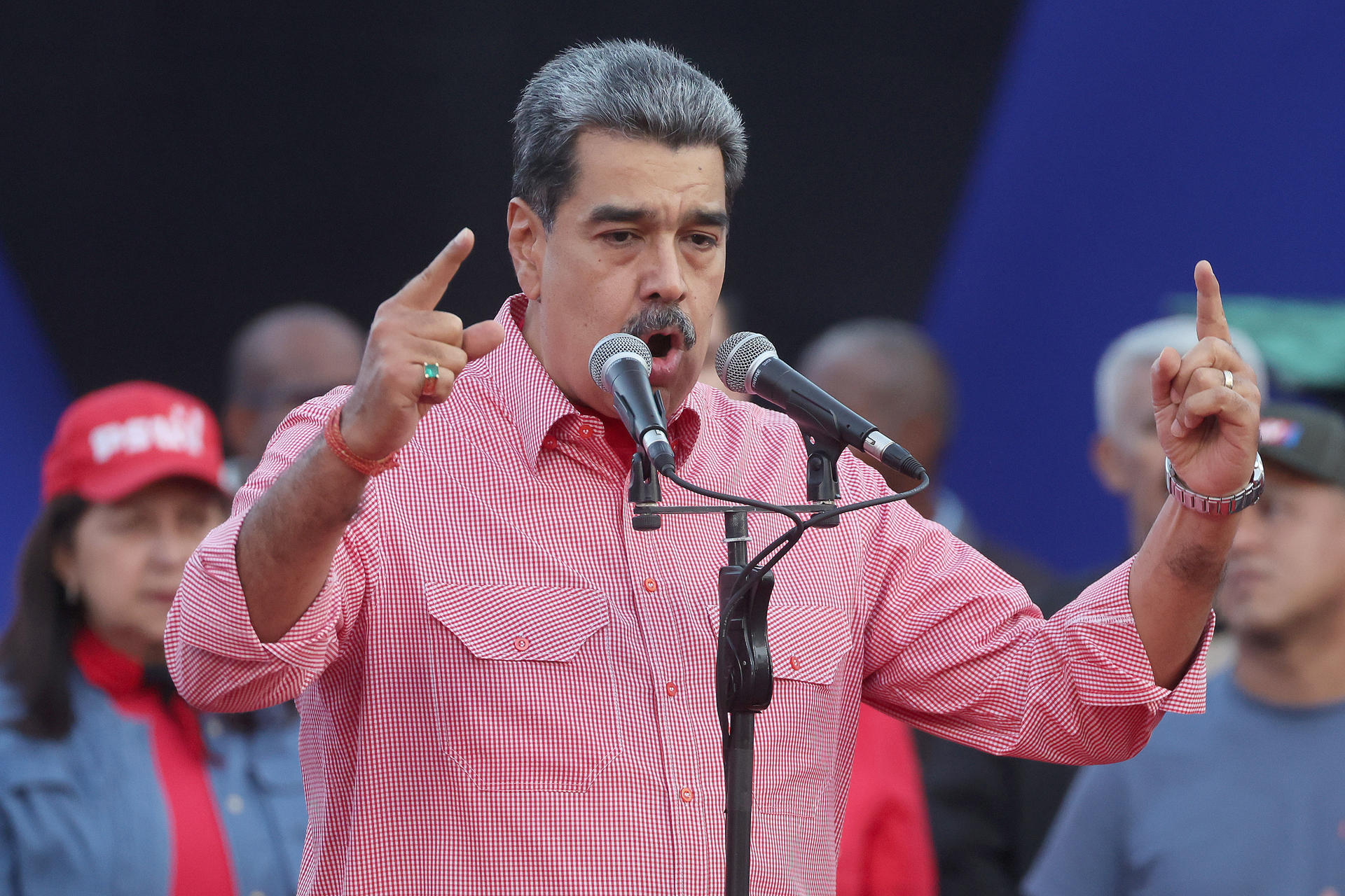 Maduro cambia el lenguaje y, en inglés, busca diálogo en medio de tensión con EE.UU.