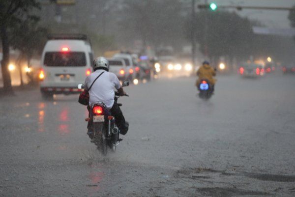 Ineter pronostica lluvias con tormentas eléctricas a partir de esta noche