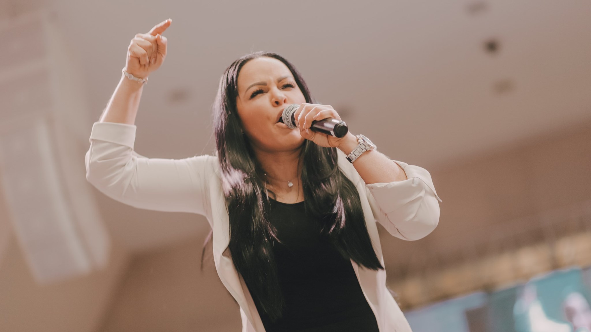 “Llegó la hora de Nicaragua… los gobernantes van a tener que dar cuentas”, la oración de la pastora que incomodó al régimen