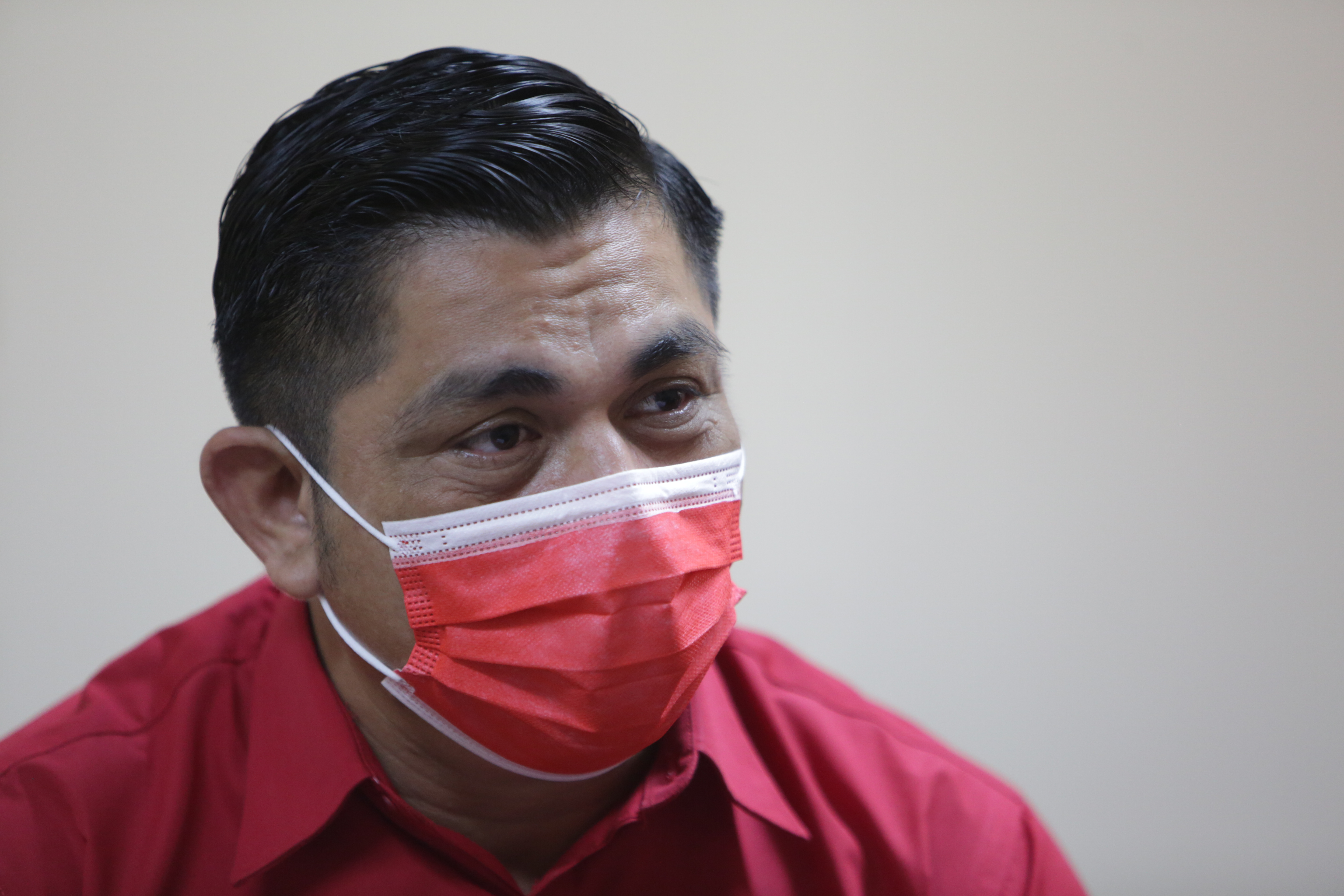 Walter Espinoza, el candidato del PLC que clama a la comunidad internacional reconocer las votaciones