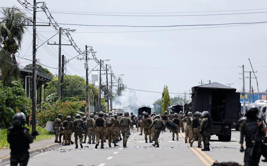 Policía aumenta pie de fuerza para controlar protestas en zona bananera panameña