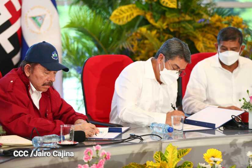 Gobierno de Bukele califica como «nulo» el acuerdo firmado por Ortega y Hernández