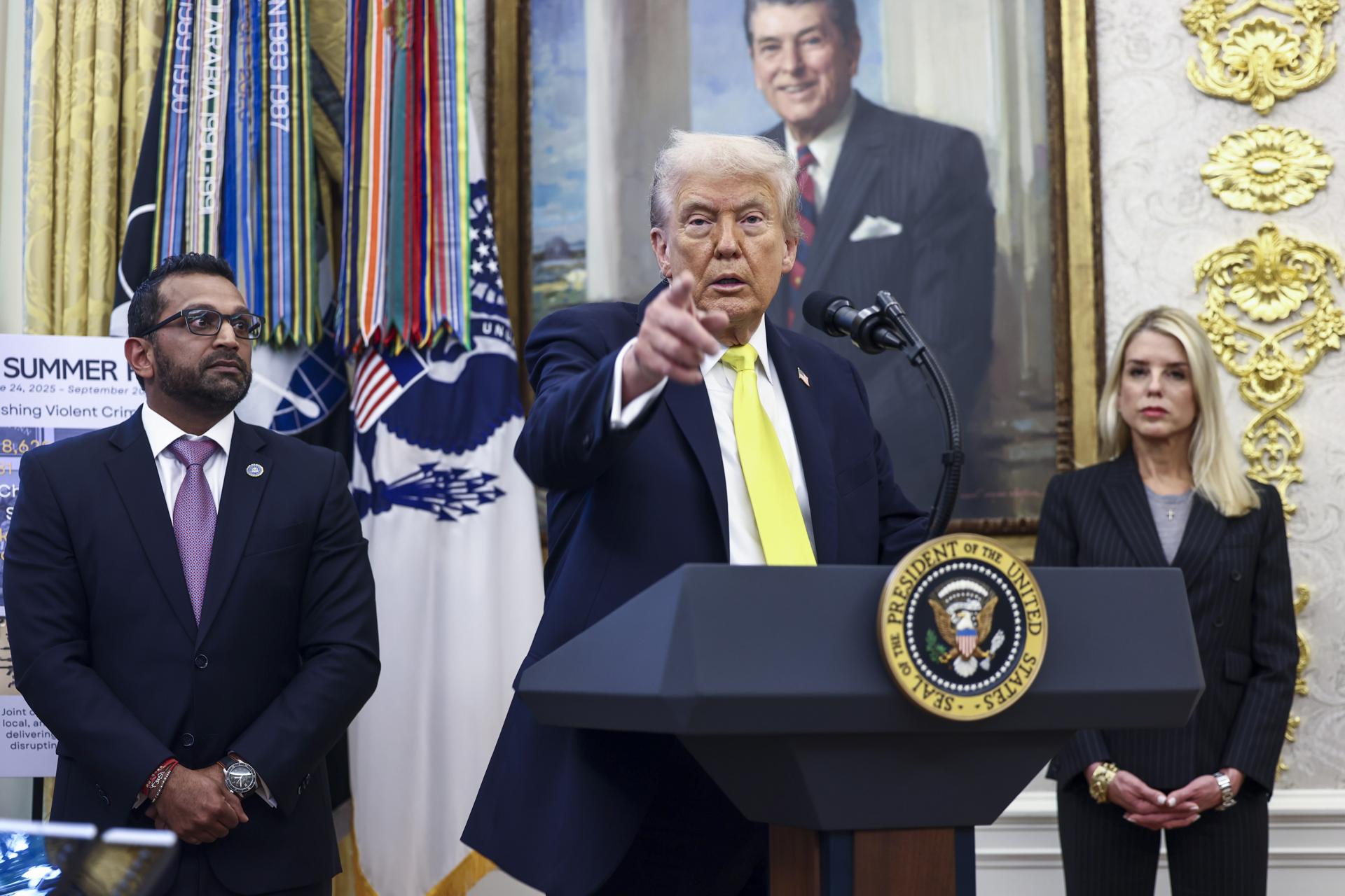 Trump dice que analiza llevar a cabo ataques en territorio venezolano