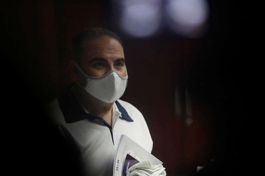 El expresidente salvadoreño Saca es condenado a pagar 6 millones de dólares