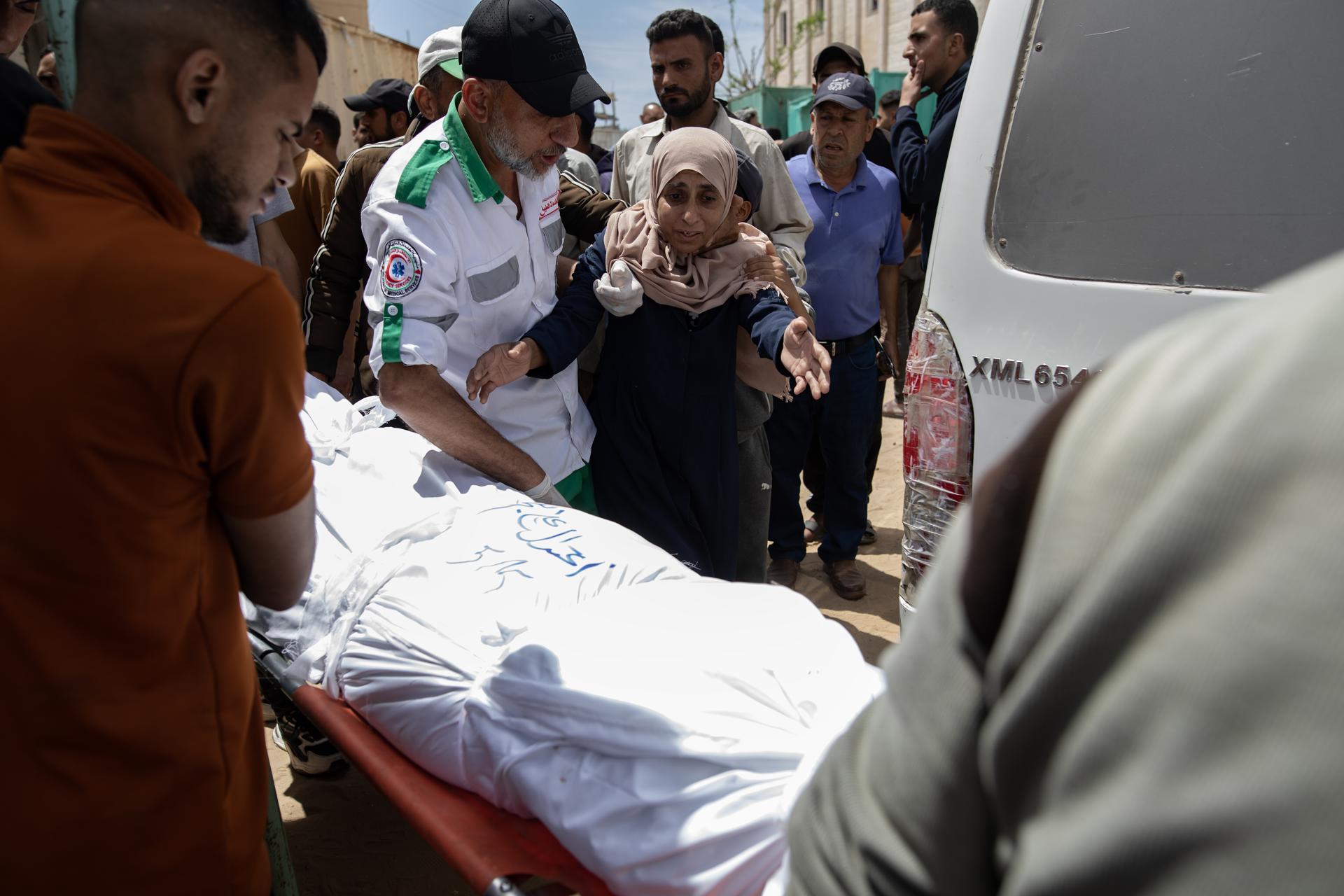 La guerra en Gaza ha matado a más de 28.000 niñas y mujeres, según la ONU