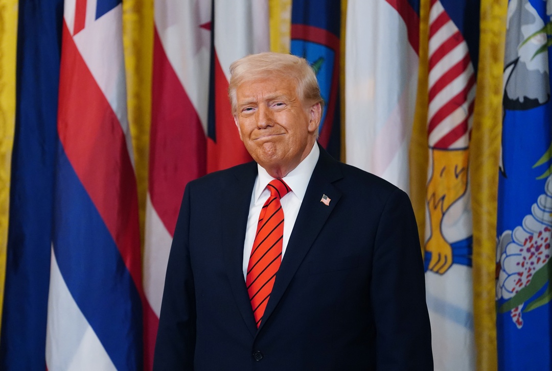 Trump exime a ‘smartphones’ y computadoras de sus aranceles