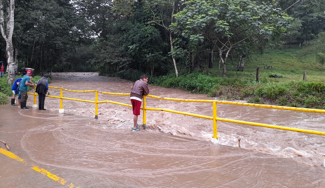 Hermanos mueren arrastrados por corrientes de río crecido en Pantasma, Jinotega