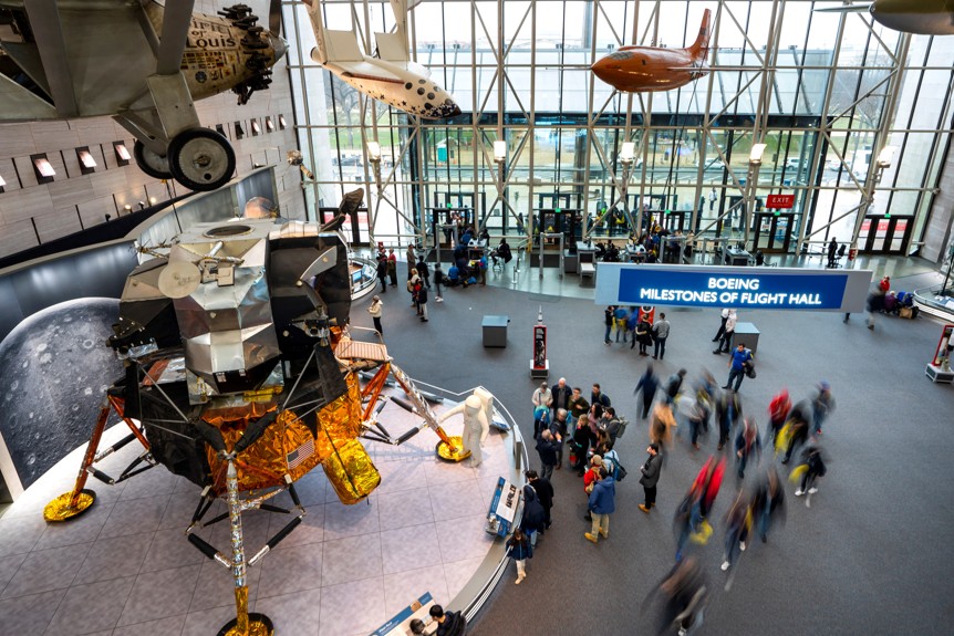 Trump lanza revisión ideológica en museos Smithsonian para eliminar discursos ‘woke’