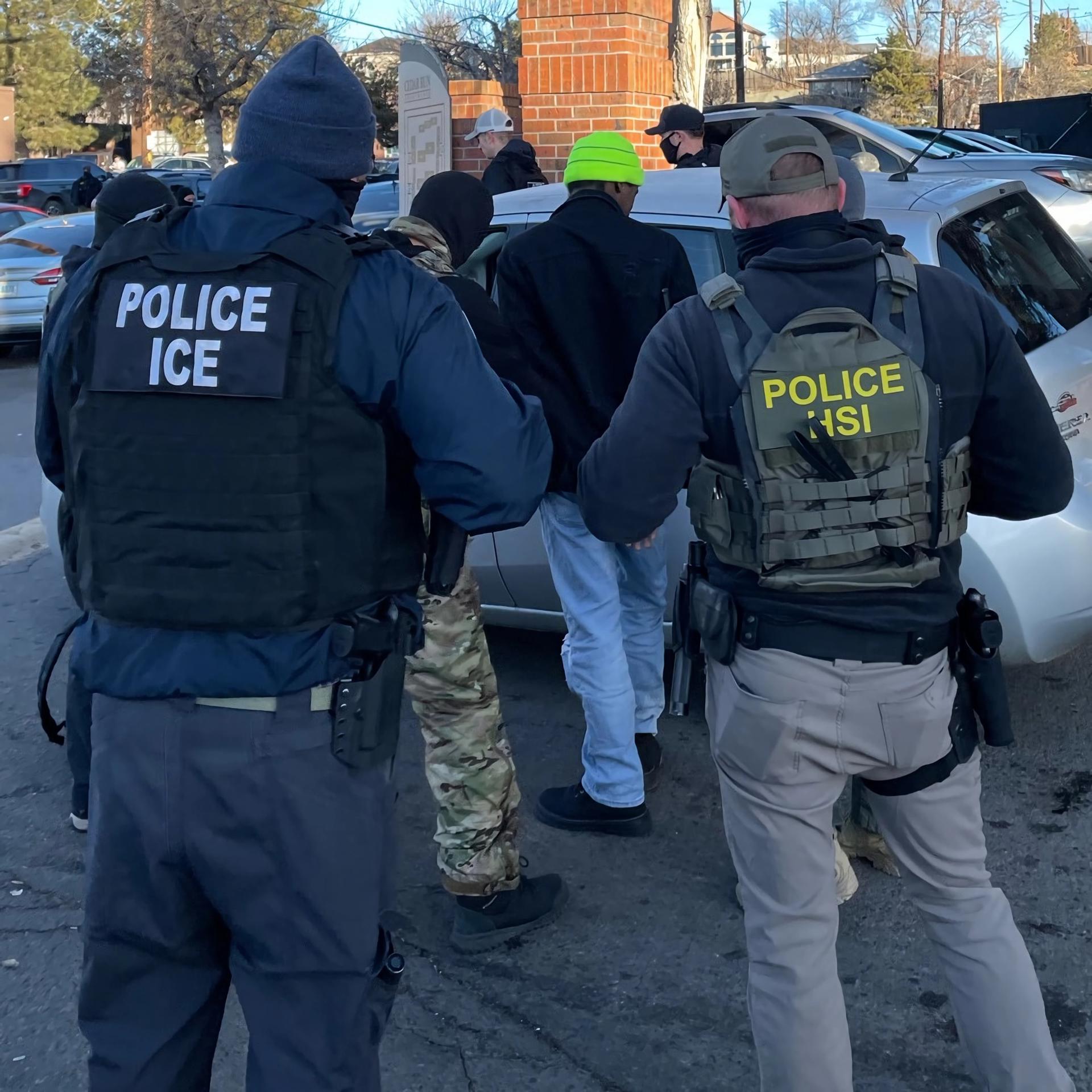 Denuncian redadas sin orden judicial en Denver y otros abusos a migrantes y ciudadanos