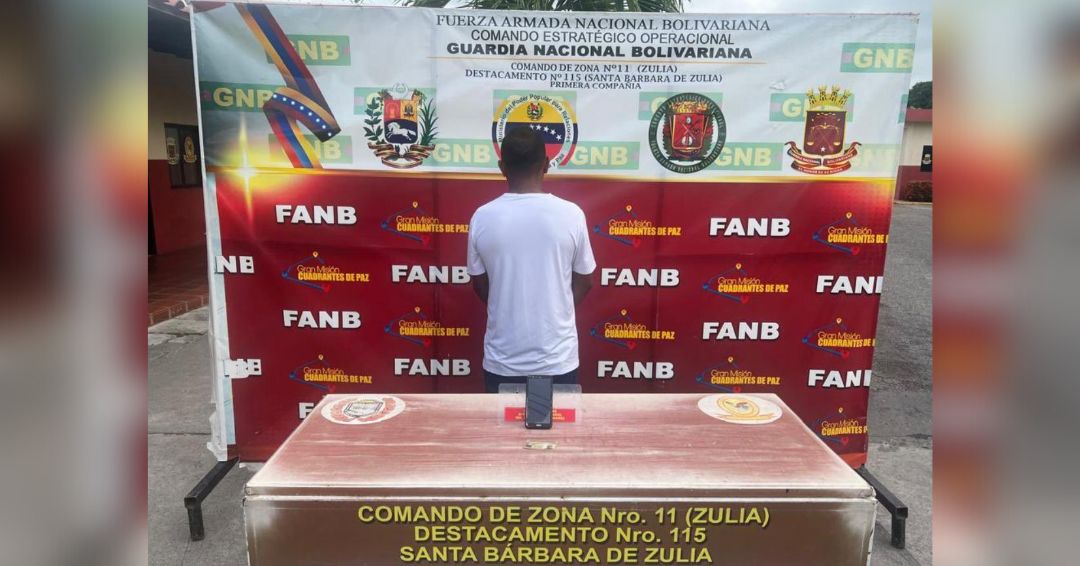 Detenido un hombre por tomar fotos a una máquina electoral en presidenciales de Venezuela