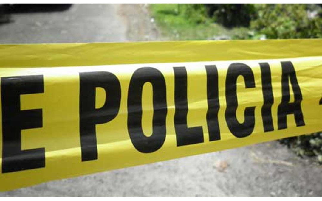 Armados irrumpen a balazos en un bar, dejan a un fallecido y cinco heridos en el Caribe Sur