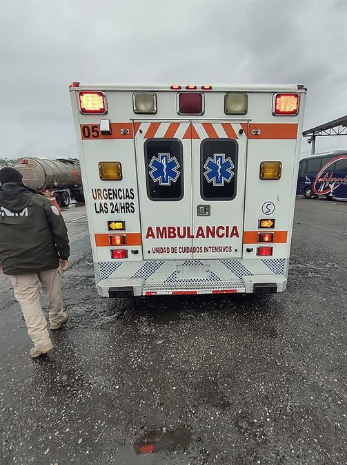Detienen en Tabasco a una ambulancia pirata que transportaba a nicaragüenses