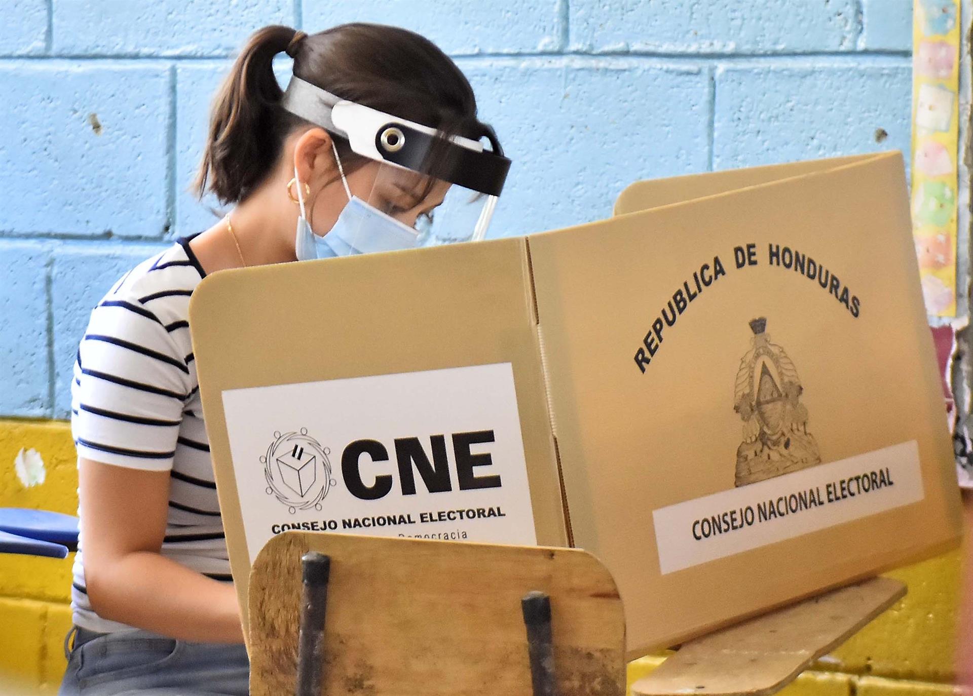 Alto cargo de EE.UU. remarca el apoyo de su país a los comicios libres en Honduras