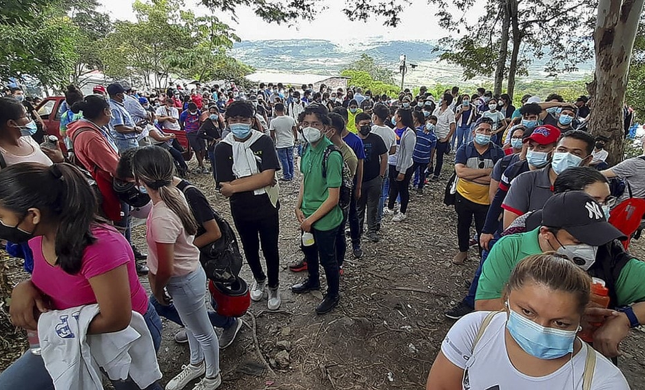 Honduras suspende temporalmente la vacunación contra la COVID-19 para nicaragüenses