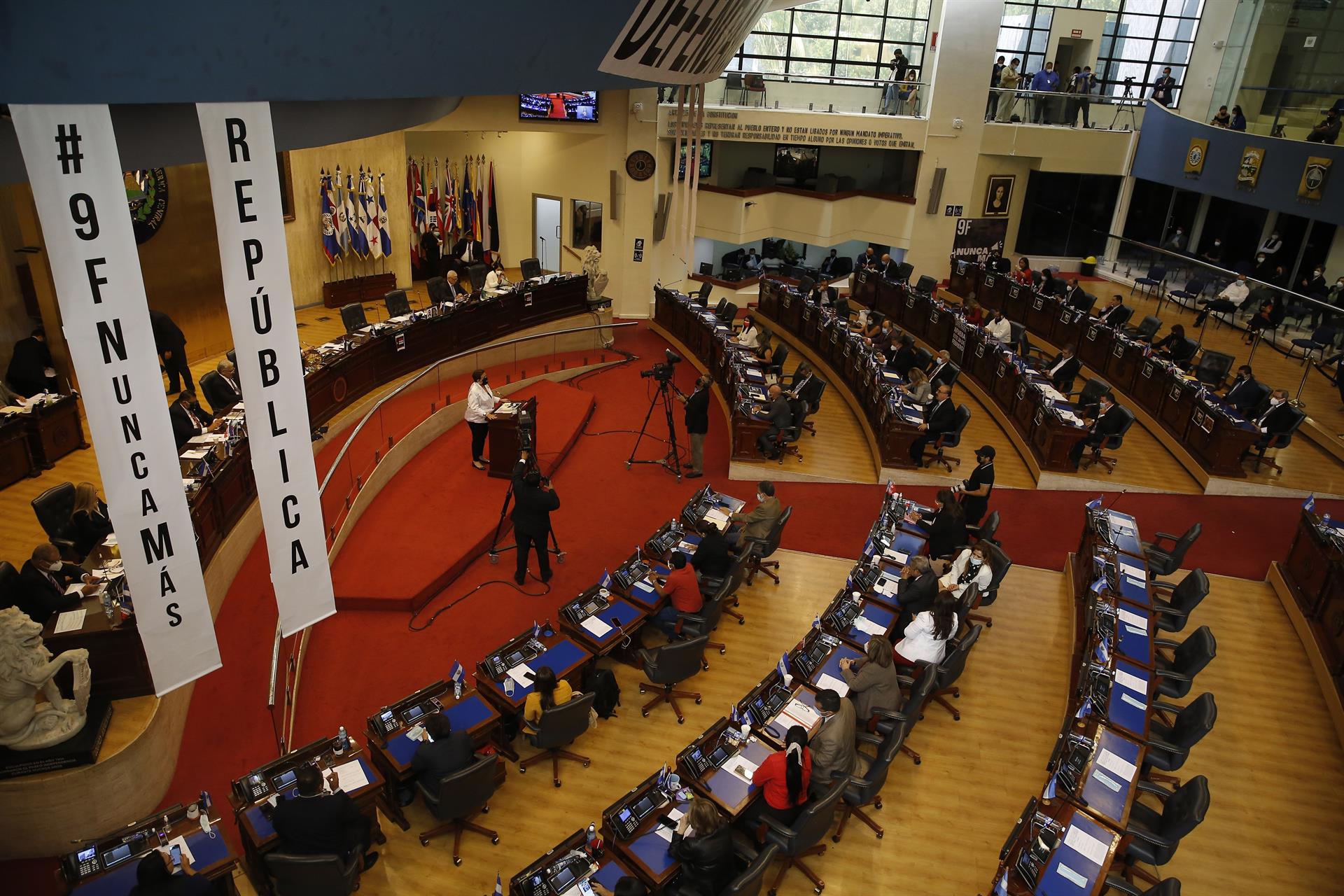 Congreso de El Salvador aprueba ley de expropiación para «obras municipales»