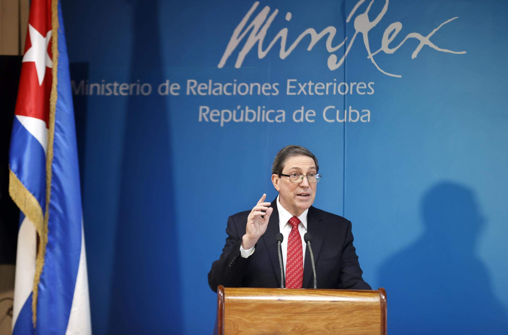 Cuba tacha de «cruel cinismo» que EEUU deporte ahora a migrantes con parole