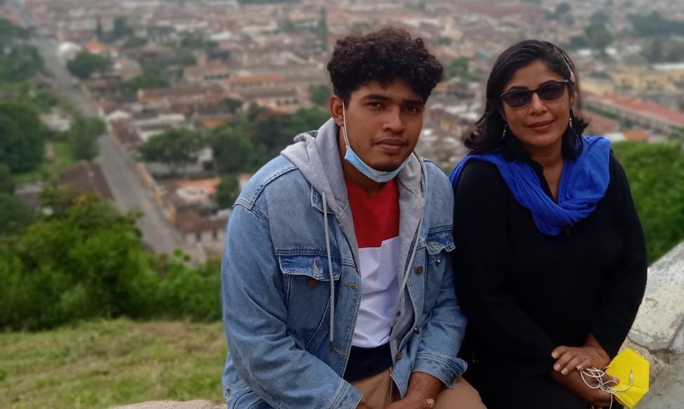 «No regresen a Nicaragua», la advertencia de funcionarios de Migración a una profesora y a su hijo