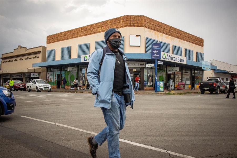 Miedo, alarma internacional y suspensión de vuelos ante la variante de Sudáfrica