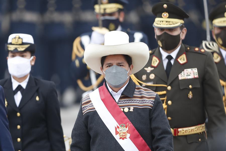 La oposición no da tregua al presidente de Perú y plantea su destitución