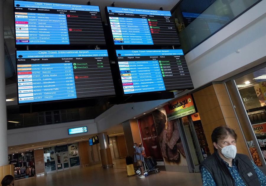 Sudáfrica exige la anulación «urgente» de las restricciones de viaje por la variante ómicron