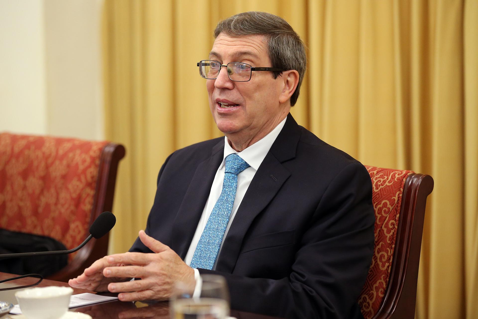 Cuba tacha de «racista» y perjudicial la orden que restringe la entrada de cubanos en EEUU