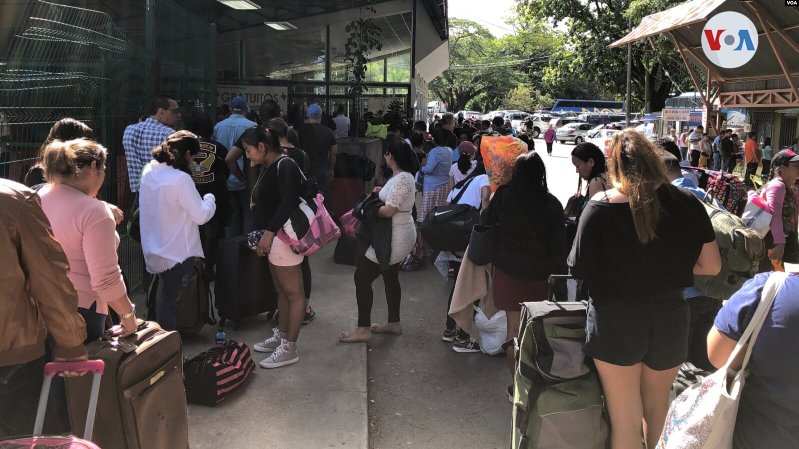 Pandemia y crisis económica alargan separación de familias nicaragüenses