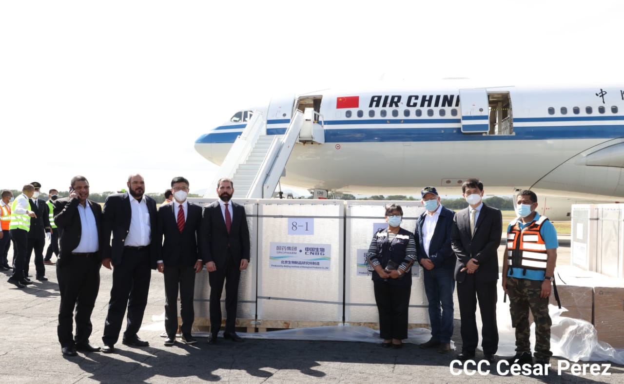 Nicaragua recibe una donación de 200 mil dosis de vacunas contra el COVID-19 de su nuevo «aliado»,  China
