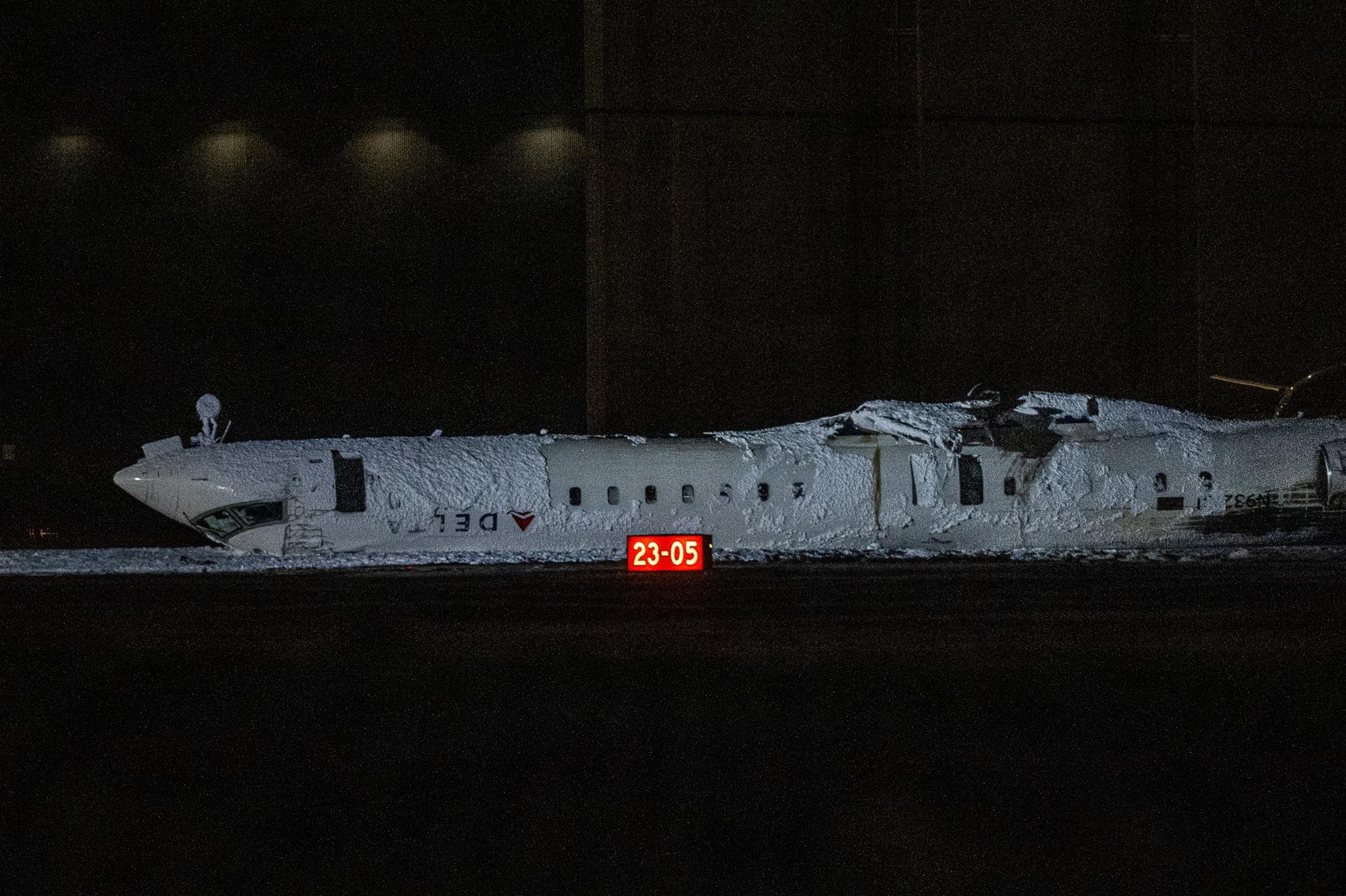 Al menos 18 heridos, tres de gravedad, al volcar un avión cuando aterrizaba en Toronto