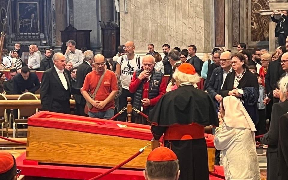 Cardenal Brenes despide al papa Francisco en Roma: «Oré con el corazón contrito»