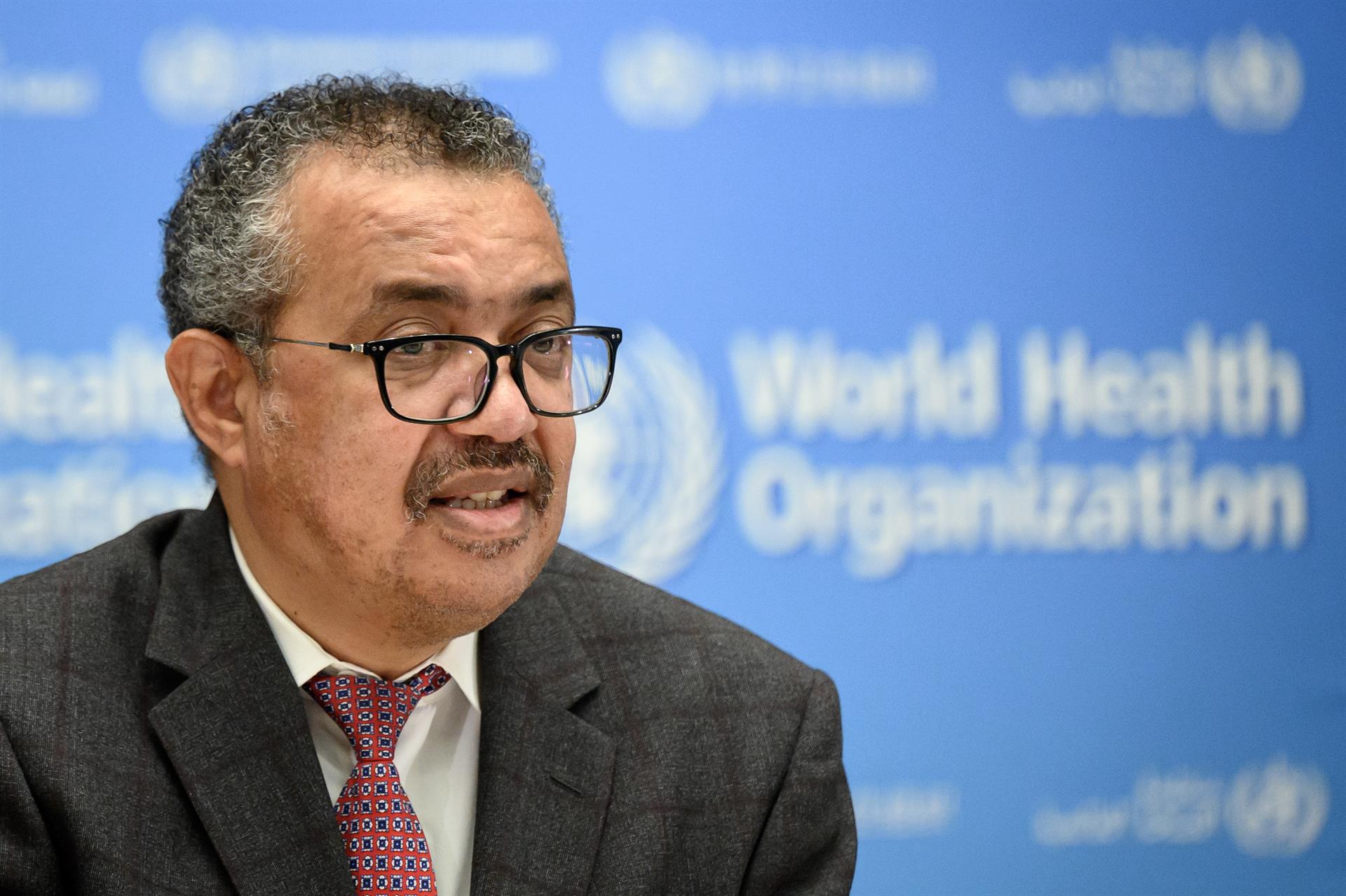 OMS: Los vacunados y curados de covid  pueden infectarse por ómicron